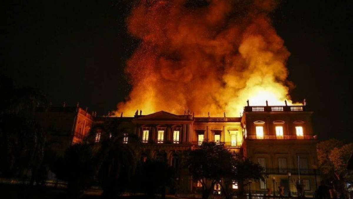 GRAN INCENDIO EN EL MUSEO DE RÍO DE JANEIRO DESTRUYÓ MÁS DE DOS SIGLOS DE HISTORIA