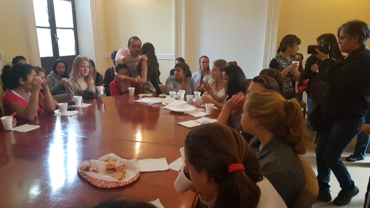 VISITA DE ALUMNOS DEL BOP Nº 74 A CASA DE GOBIERNO