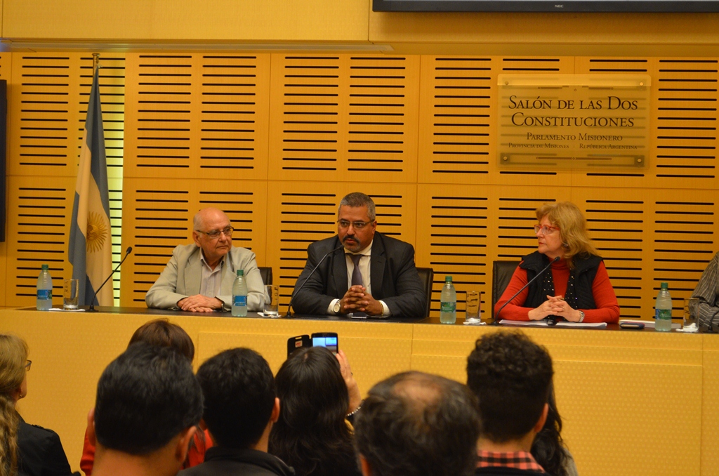 SE REALIZÓ EN LA LEGISLATURA CONFERENCIA SOBRE LA HISTORIA DEL  MOVIMIENTO COOPERATIVO