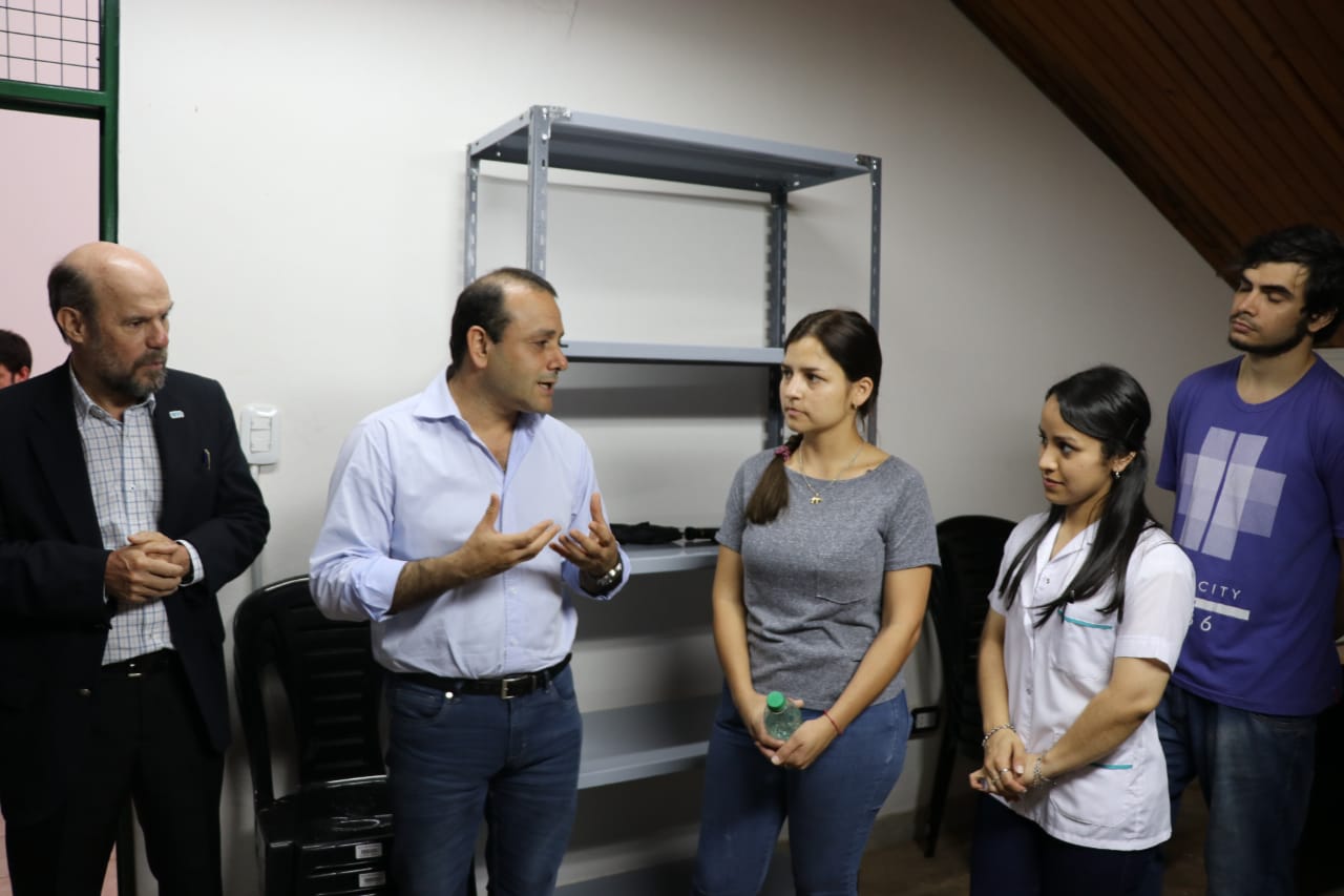 ENTREGA DE MOBILIARIOS EN ESCUELA DE ENFERMERÍA Y BIOQUÍMICA DE LA UNAM