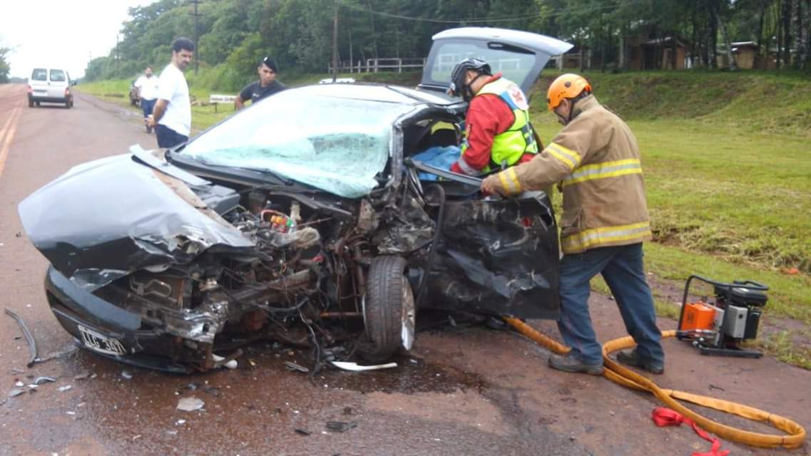 ELDORADO: CHOQUE EN LA RUTA 17 DEJÓ UNA MUJER FALLECIDA