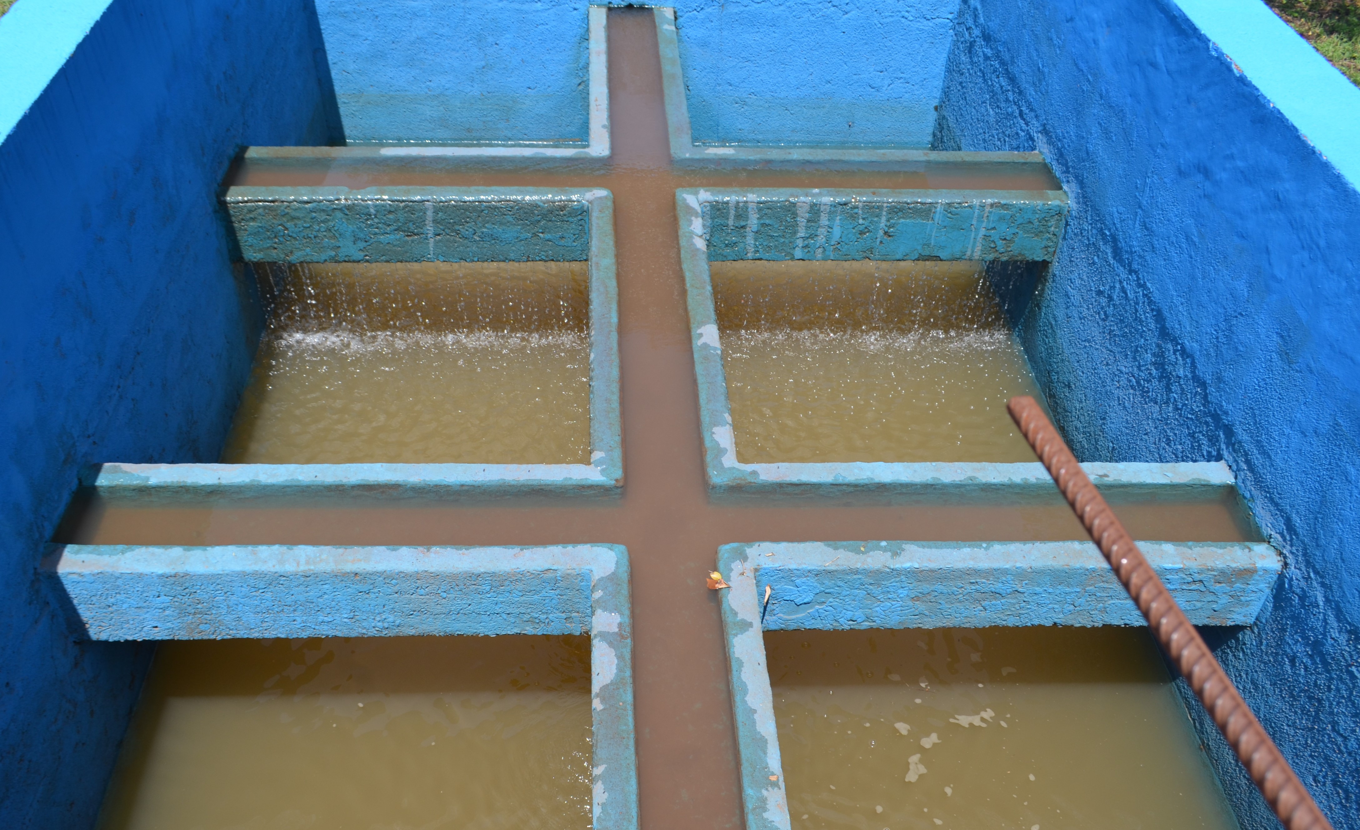 TERCIADOS PARAÍSO: PINTARON LA PILETA DE LA PLANTA POTABILIZADORA DE AGUA POTABLE