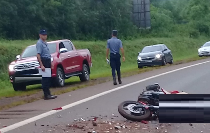 ELDORADO:  FALLECIÓ UN MOTOCICLISTA AL COLISIONAR CON UN CAMIÓN