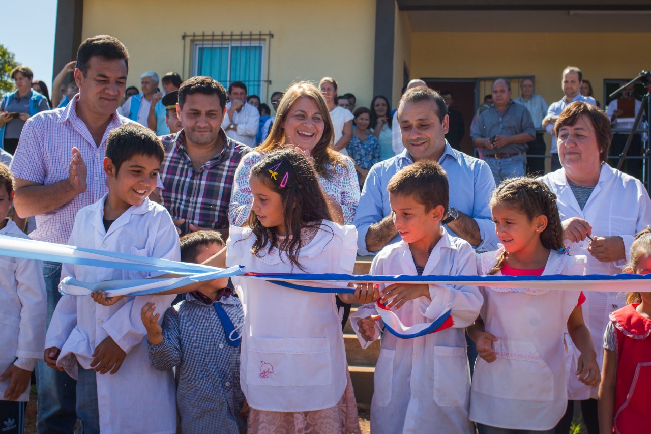 HERRERA AHUAD PRESIDIÓ LA INAUGURACIÓN DE LA ESCUELA N° 869