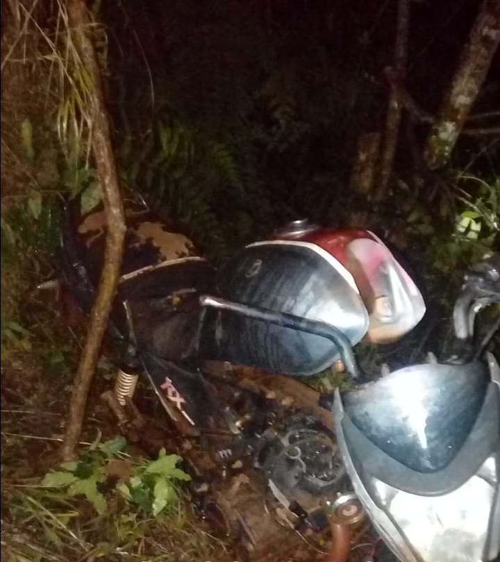 SAN PEDRO: LA POLICÍA RECUPERÓ UNA MOTOCICLETA ROBADA OCULTA EN UN BALDÍO