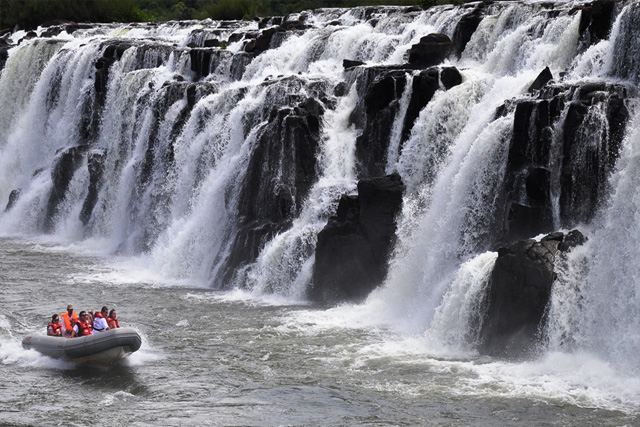 SALTOS DEL MOCONÁ «EL QUE TODO LO TRAGA»