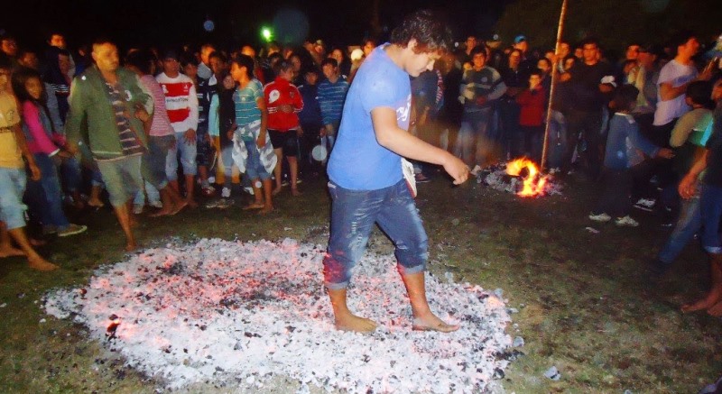 TERCIADOS PARAÍSO: INVITAN A LA FIESTA DEL TRADICIONAL CRUCE DE BRASAS