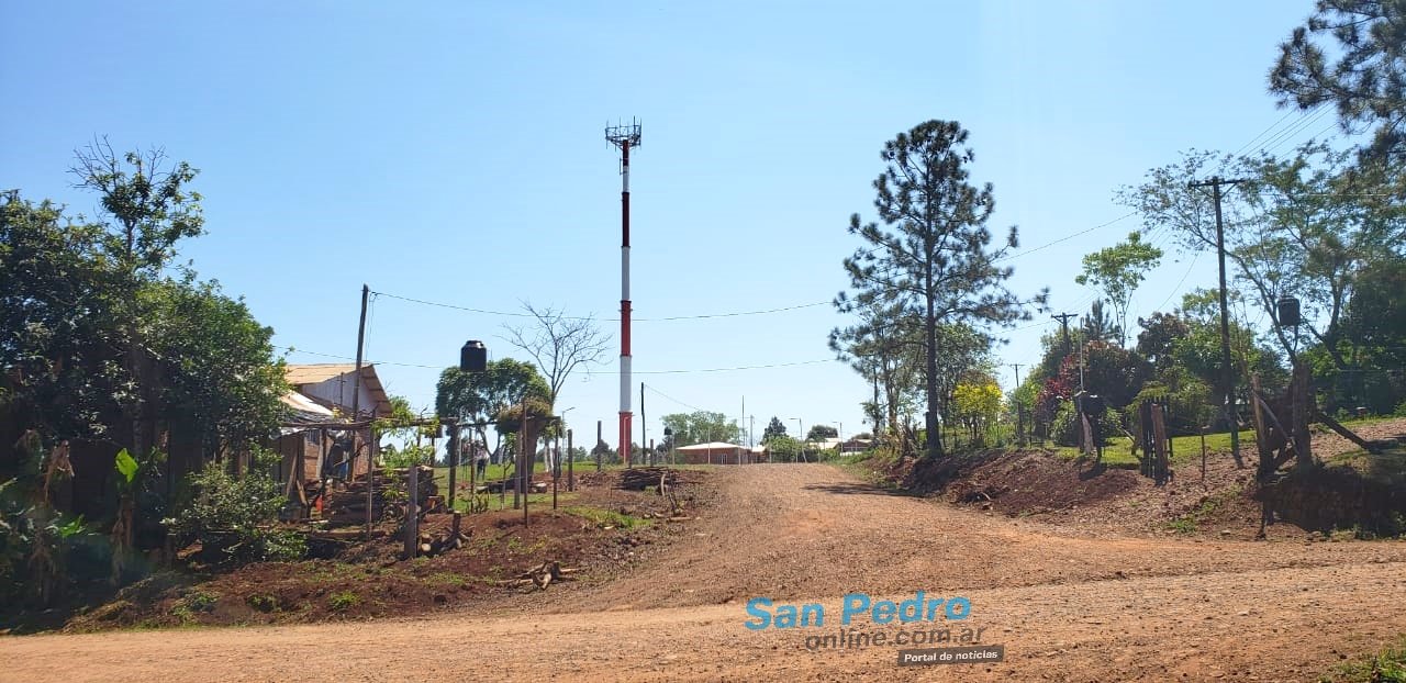 TERCIADOS PARAÍSO: INSTALAN ANTENA QUE BRINDARÁ SEÑAL 4G