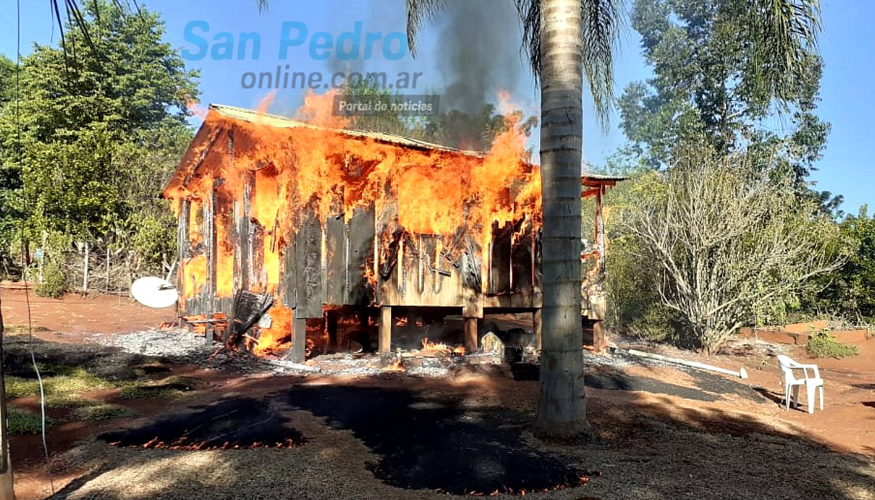 TOBUNA: FAMILIA PIERDE TODO AL INCENDIARSE SU CASA