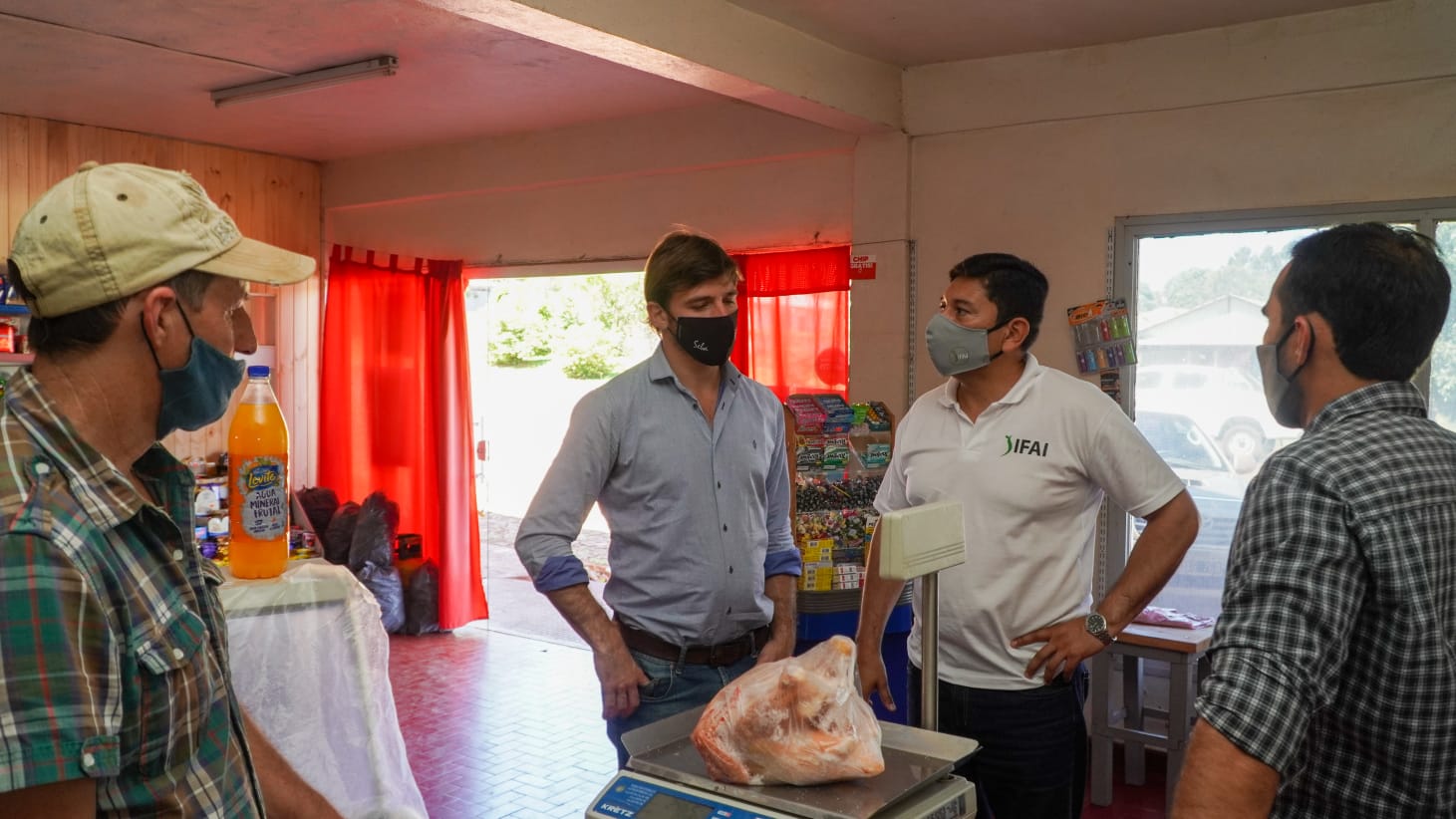 IFAI Y MINISTERIO DEL AGRO RECORRIERON LOS CRIADEROS DE LA COOPERATIVA AVICOLA «AGUAS VIVAS» DE 25 DE MAYO