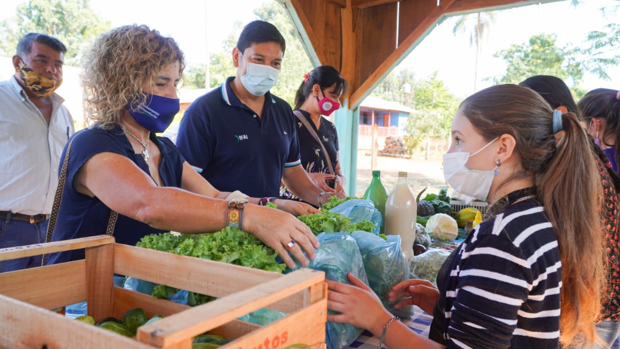 FRACRÁN: IFAI Y AGRICULTURA FAMILIAR ENTREGARON EQUIPAMIENTOS A FERIANTES