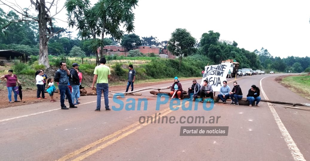 SAN PEDRO: CORTAN RUTA EN RECLAMO POR AGUA POTABLE