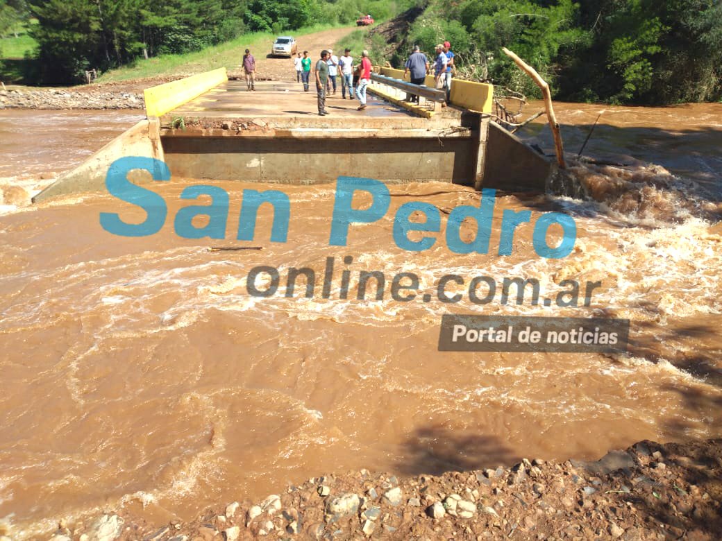 SAN PEDRO: SE DESMORONÓ BARRANCOS DEL PUENTE FORTALEZA