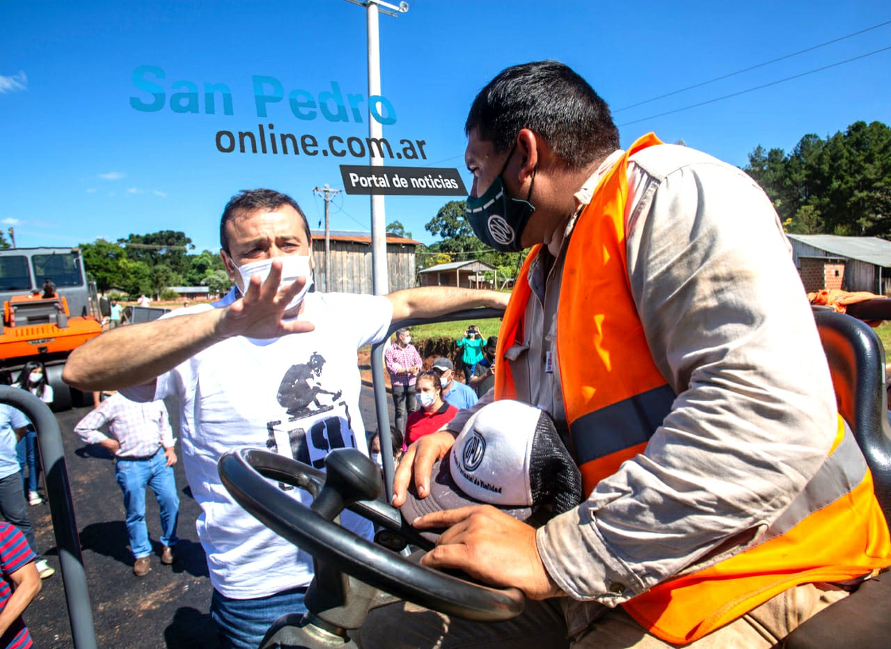 SAN PEDRO: HERRERA AHUAD SUPERVISÓ EL ASFALTADO DE LAS PRIMERAS SIETE CUADRAS EN LA HISTORIA DE TOBUNA