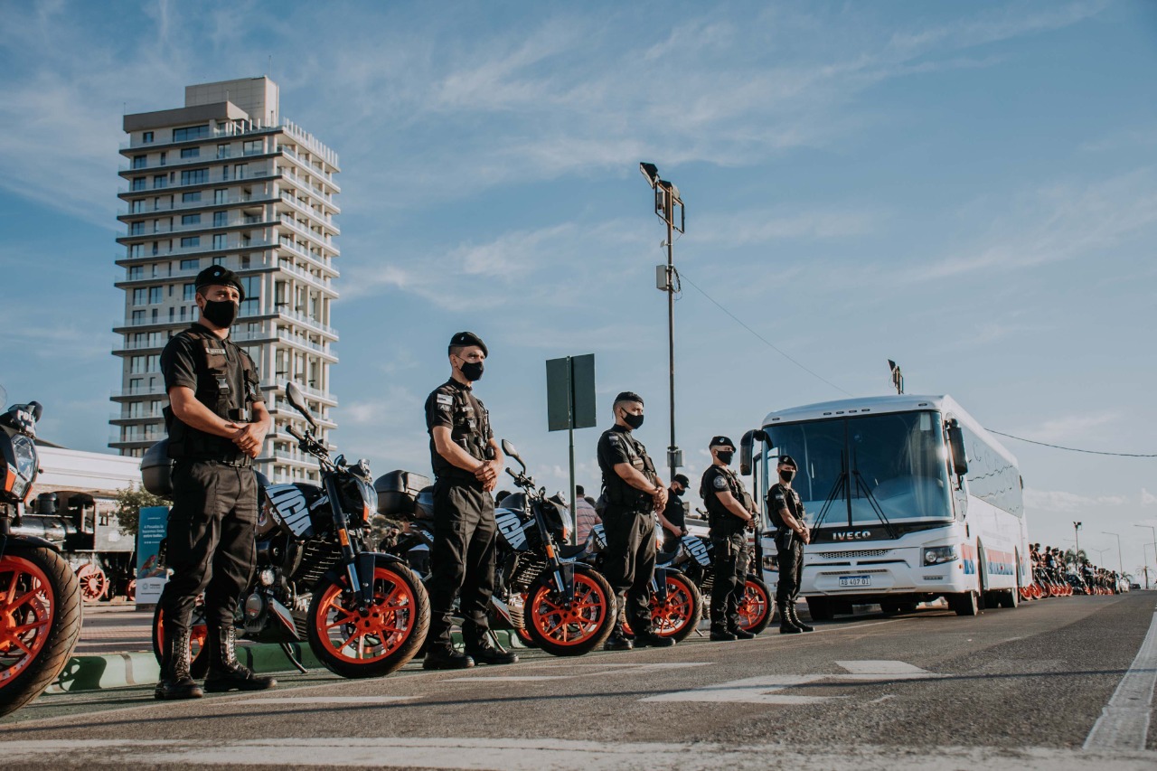 EL GOBIERNO DE MISIONES ENTREGÓ 105 NUEVAS UNIDADES MÓVILES A LA POLICÍA DE LA PROVINCIA Y CAMIONETAS Y MOTOS A UNIDADES ESPECIALES