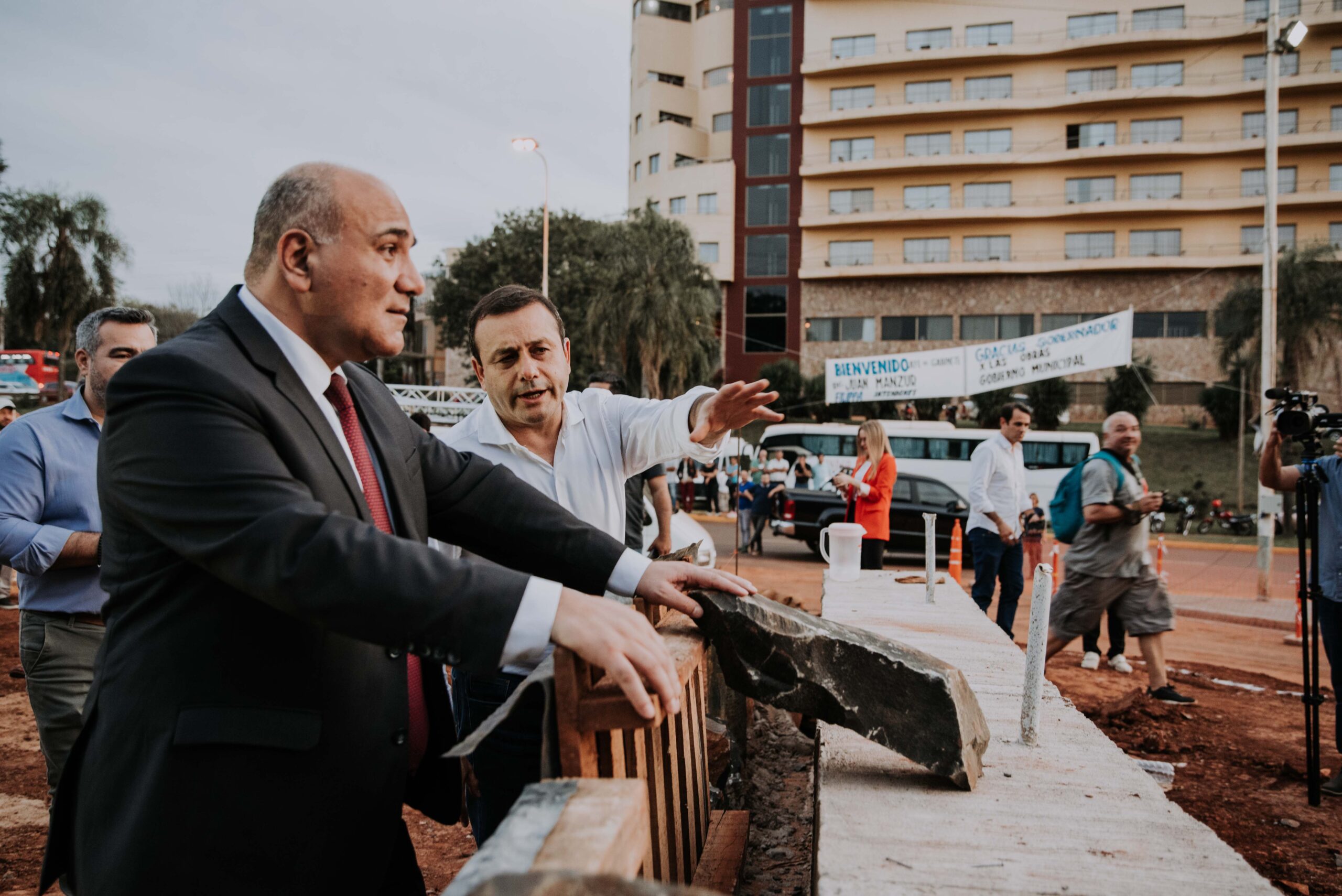 HERRERA AHUAD Y MANZUR VISITARON PUERTO IGUAZÚ PARA SUPERVISAR EL AVANCE DE OBRAS URBANAS