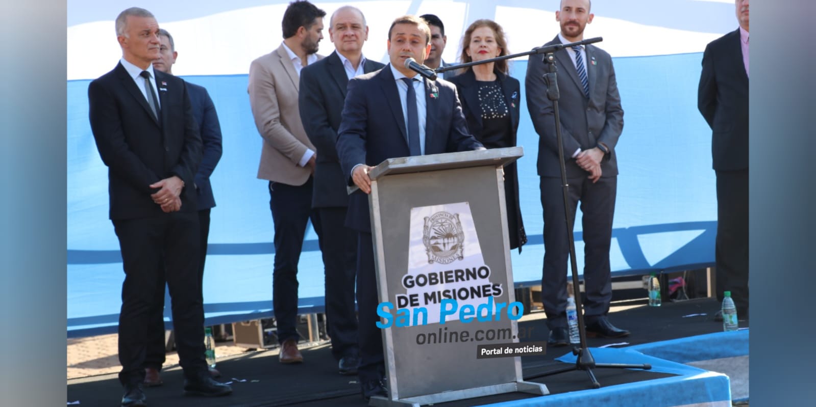 EL GOBERNADOR PRESIDIÓ EL ACTO DE DIA DE LA INDEPENDENCIA EN OBERÁ