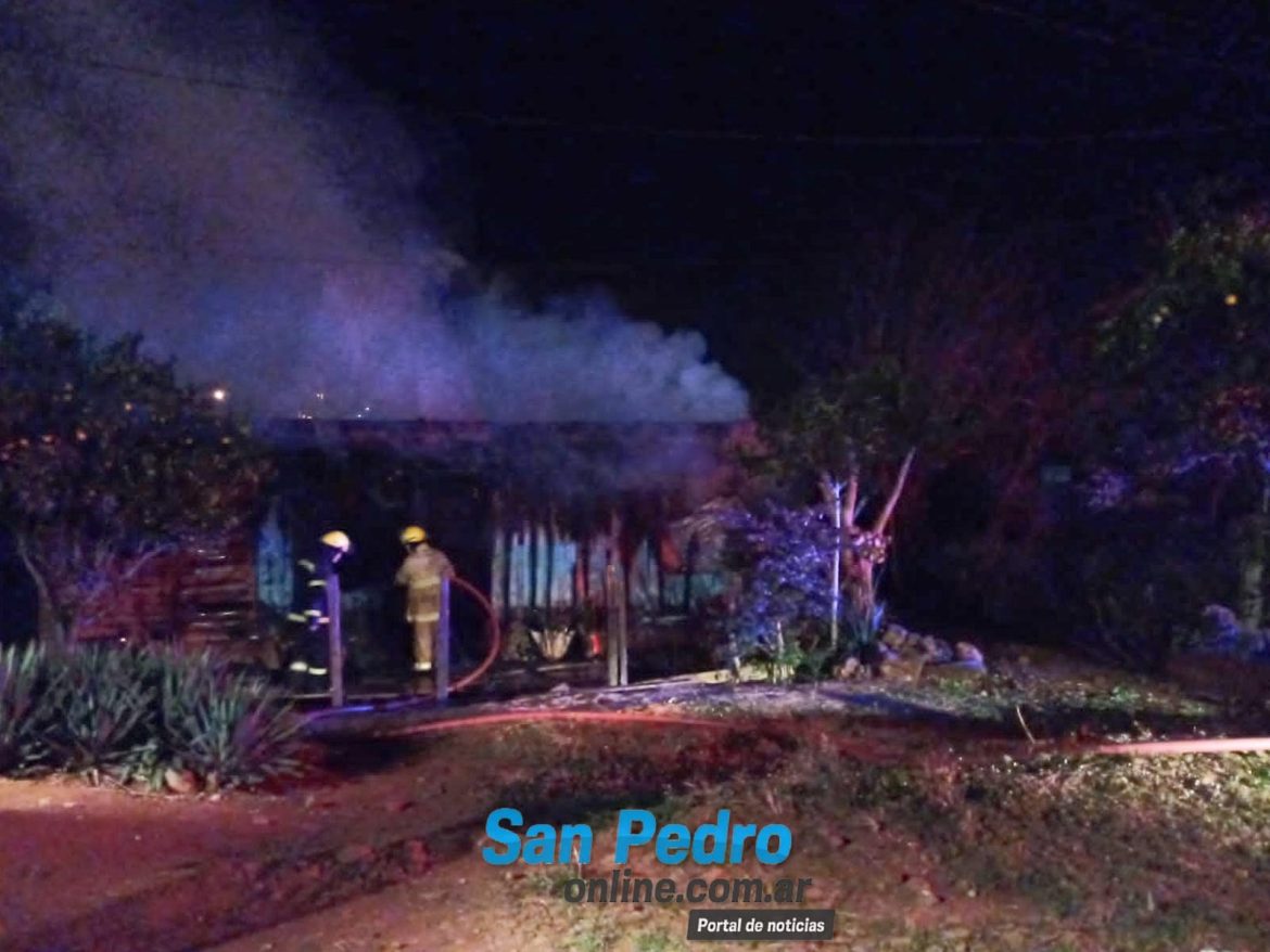 SAN PEDRO: UNA VIVIENDA FUE CONSUMIDA POR EL FUEGO EN EL BARRIO EMSA