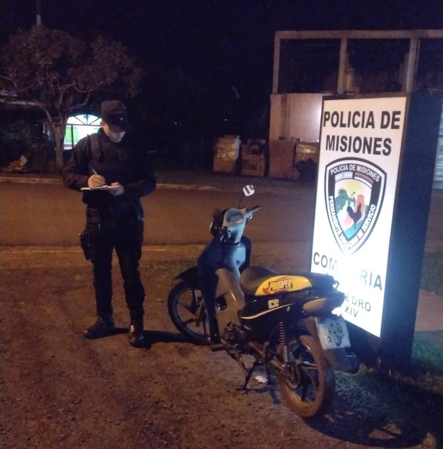 Hace instantes la Policía retuvo una motocicleta en Terciados Paraíso