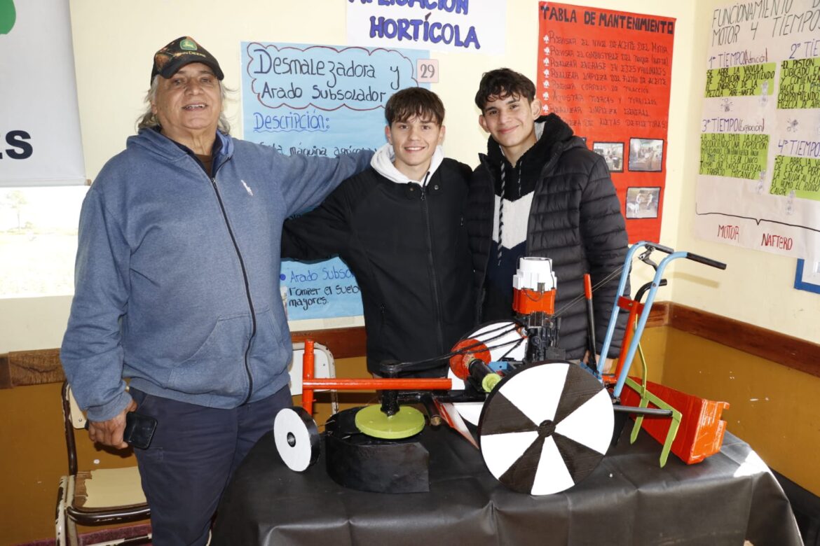 Innovación desde el aula: estudiantes de San Pedro presentaron una máquina hortícola híbrida en la Feria de Ciencias