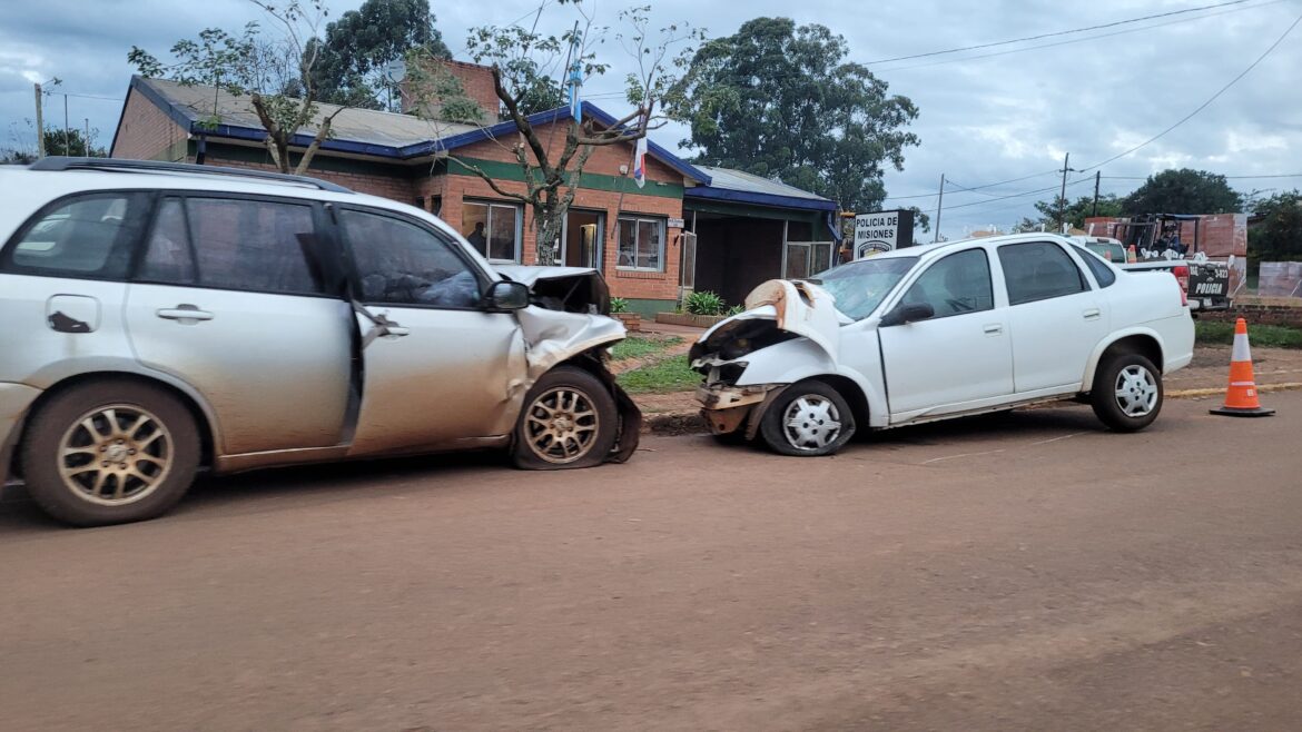 Cinco heridos tras violento choque en Terciados Paraíso, sobre la Ruta Nacional 14