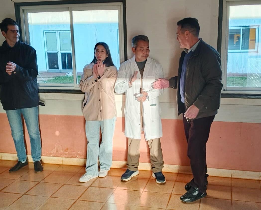 Cambios en la Dirección del Hospital de San Pedro: el Dr. Vihaphat Souksan asume la conducción