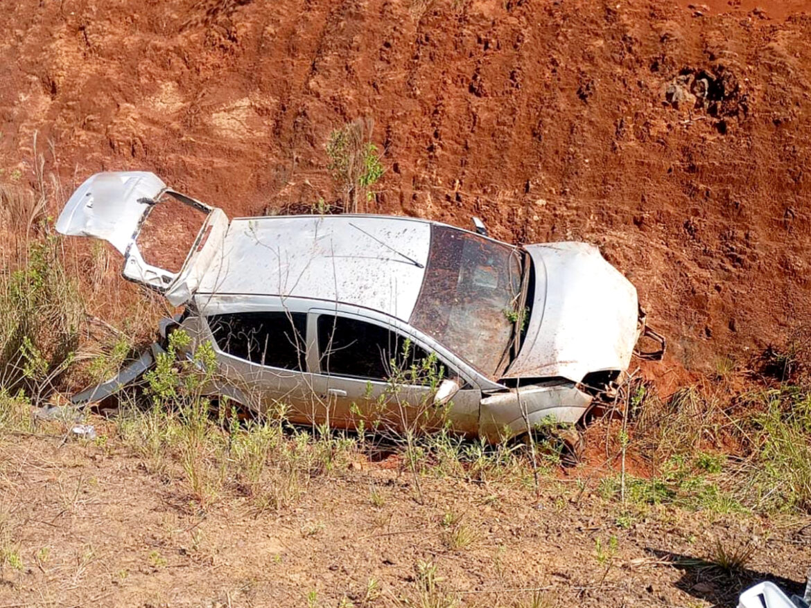 Una joven resultó ilesa tras despistar y caer en un barranco con su vehículo sobre la Ruta Nacional 14