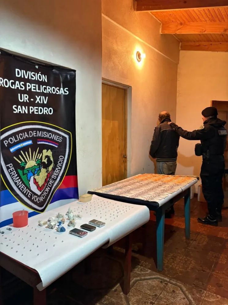 Desbarataron un presunto kiosco narco en San Pedro: detuvieron a un hombre y secuestraron más de 150 dosis de cocaína