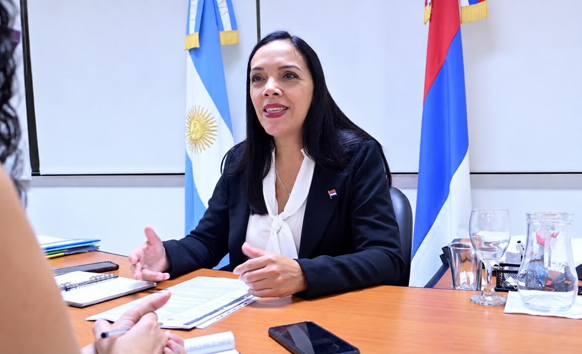 Daniela López respondió a la denuncia en su contra y anticipó nuevos controles sobre las licencias docentes